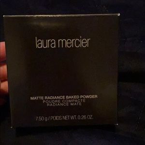 Laura mercier Matte radiance baked powder